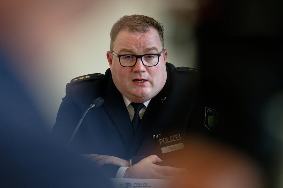 Thorsten Fleiß, Leiter der Polizeiinspektion Mitte, hat sich auf einer Pressekonferenz zu dem schrecklichen Anschlag geäußert.