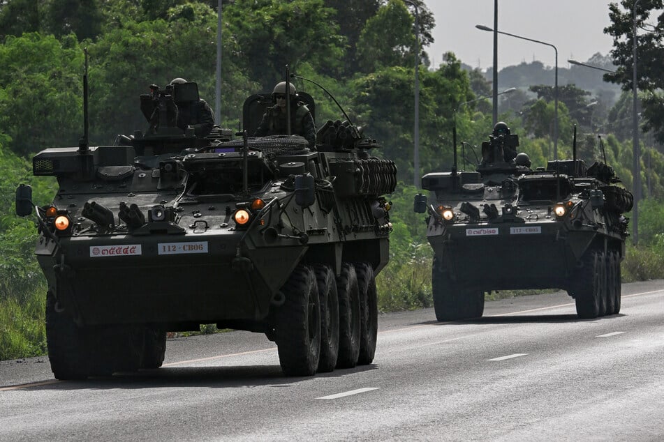 Thailand wiederum lässt Schützenpanzer vom Typ Stryker an der Grenze auffahren.