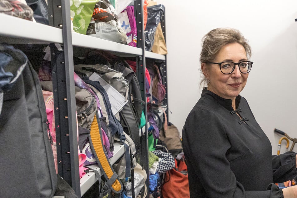 Dresden: Besuch im Fundbüro: Das vergessen die Leute in Dresden so alles