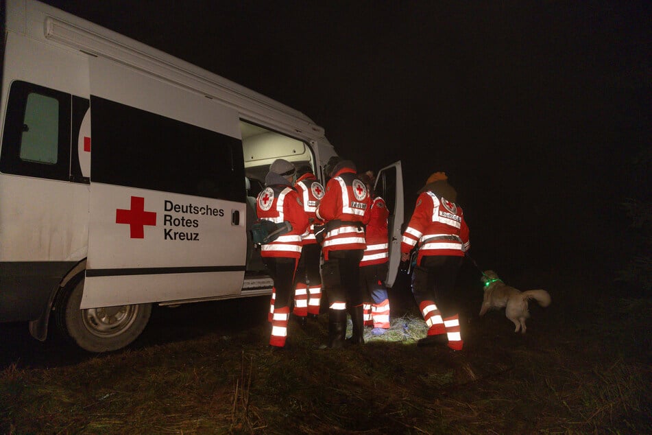 Auch eine Hundestaffel wurde für die Suche eingesetzt.