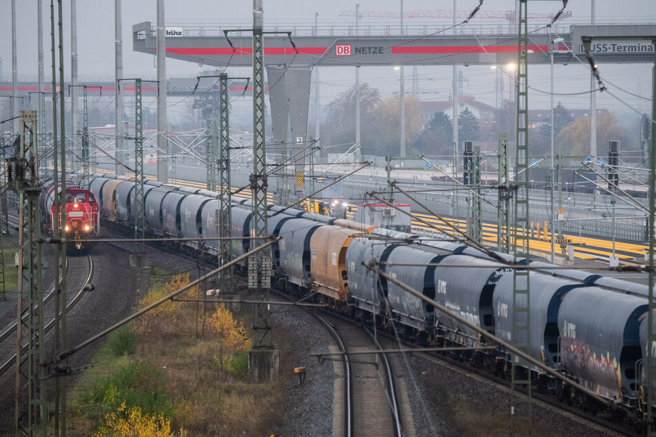 Für die Rekordsumme von 1,86 Milliarden Euro will die Deutsche Bahn im laufenden Jahr die Eisenbahn-Infrastruktur in Nordrhein-Westfalen verbessern.