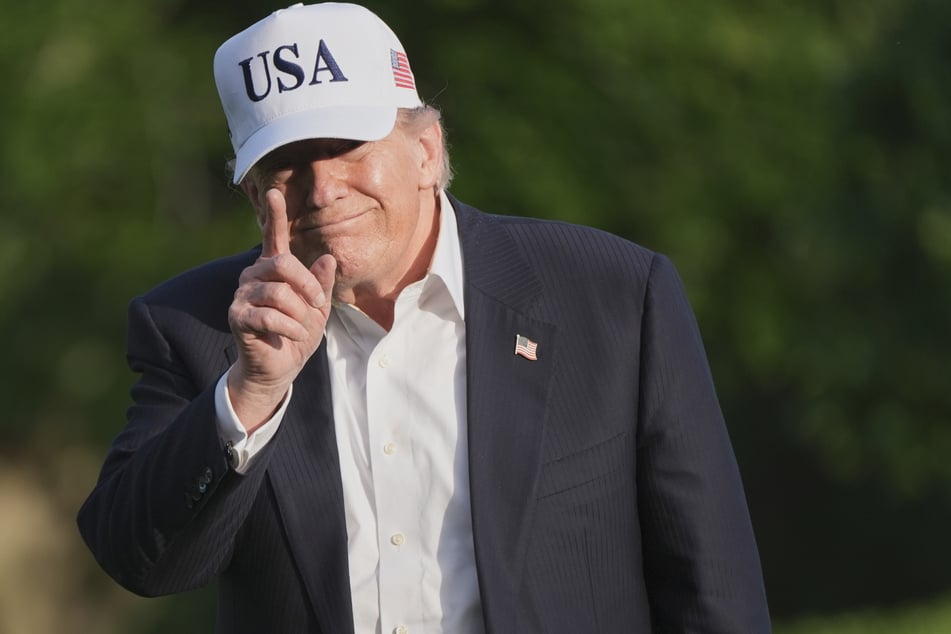 US-Präsident Donald Trump (79) scheint nicht zu Scherzen aufgelegt. Er drohte dem Iran mit erneutem Krieg.