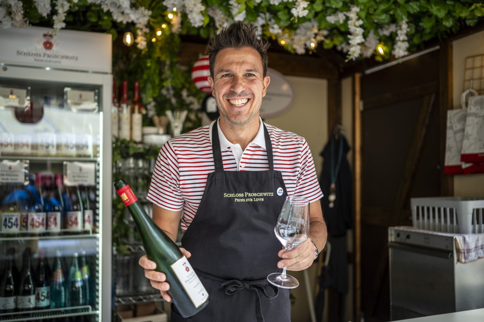 Gastronom Henrik Bonesky (45) schwört auf die Scheurebe von Schloss Proschwitz. Die ist fast so gut wie die Bruschetta seiner Frau - aber nur fast.