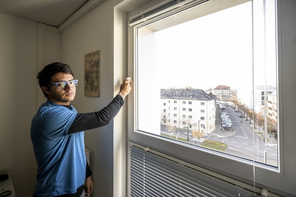 Alexis Salas (24) wohnte Wand an Wand mit dem verstorbenen Studenten. Er musste wegen des Qualms sein Fenster schließen.