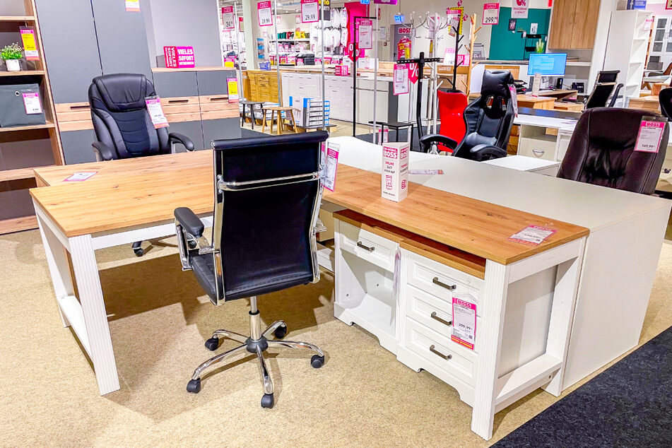 Büromöbel gibt's bei Möbel Boss in Wolfsburg am Sonntag (18.9.) günstiger.