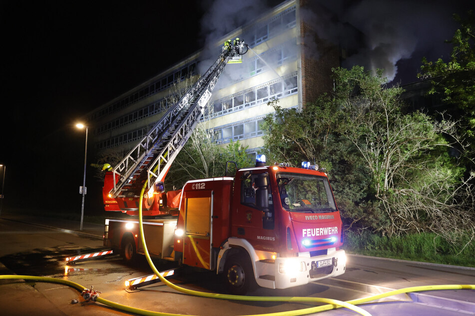 In der Nacht zu Montag brannte es in einem leerstehenden Gebäude in Altchemnitz.