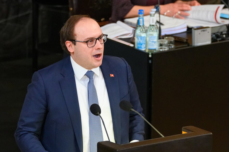 Löste bei der Debatte in der Bürgerschaft Empörung aus: AfD-Politiker Krzysztof Walczak (29).