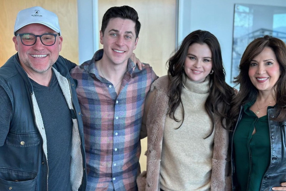 (From l. to r.) David DeLuise, David Henrie, Selena Gomez, and Maria Canals-Barrera are all returning for the Wizards of Waverly Place reboot.