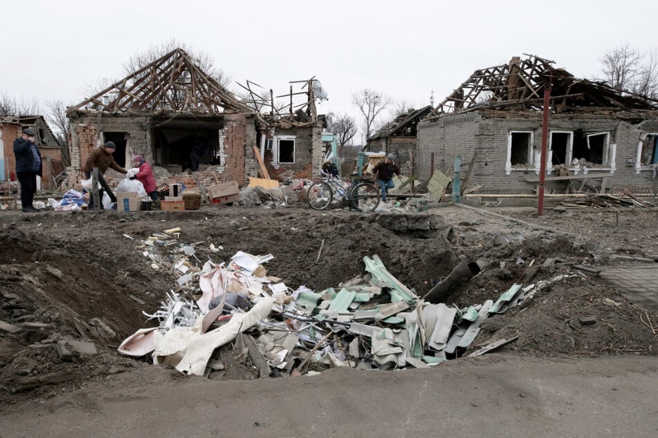 Russische Truppen haben nach eigener Darstellung bei schweren Kämpfen um die Stadt Welyka Nowosilka einen entscheidenden Durchbruch erzielt.