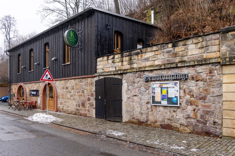 Die Gewölbegänge wurden vor 500 Jahren als Lagerräume in den Kaßberg geschlagen.