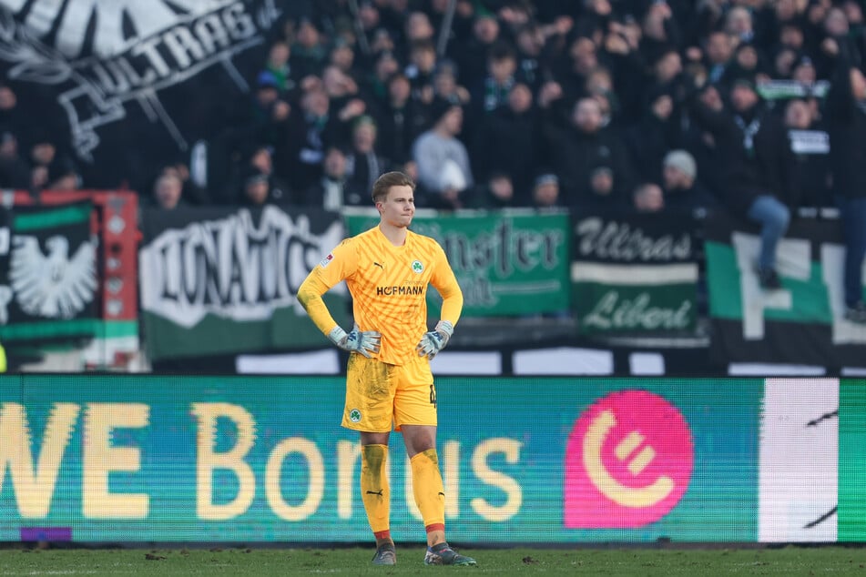 Moritz Schulze (24) stand in der abgelaufenen Saison dreimal in der 2. Liga für Fürth zwischen den Pfosten, stellte sich in der Vorbereitung in Cottbus vor.