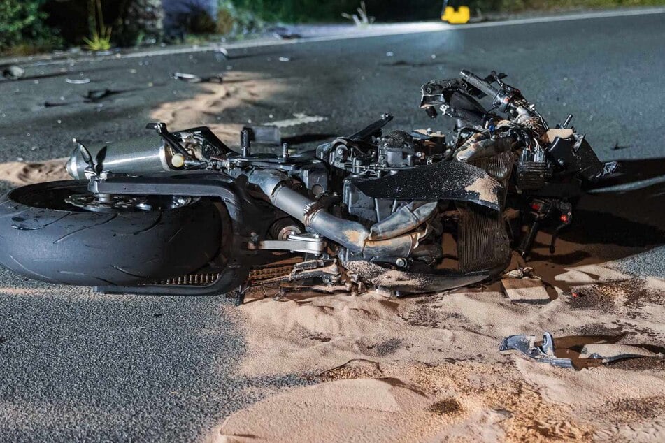 Köln-Porz: Riskante Motorradfahrt endet für 26-Jährigen im Krankenhaus
