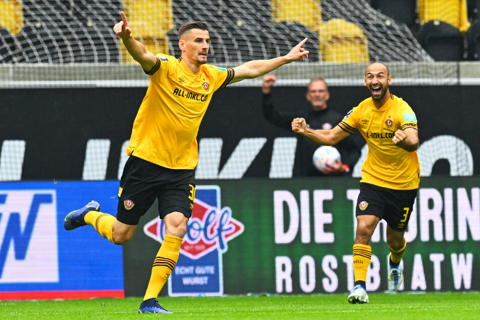 Stefan Kutschke (l.) traf für Dynamo Dresden im zweiten Spiel in Folge.