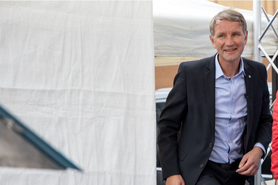 Björn Höcke (48) kommt zum Familien-Fest der AfD-Thüringen zum 30. Jahrestag der Deutschen Einheit auf dem Marktplatz in Vacha.