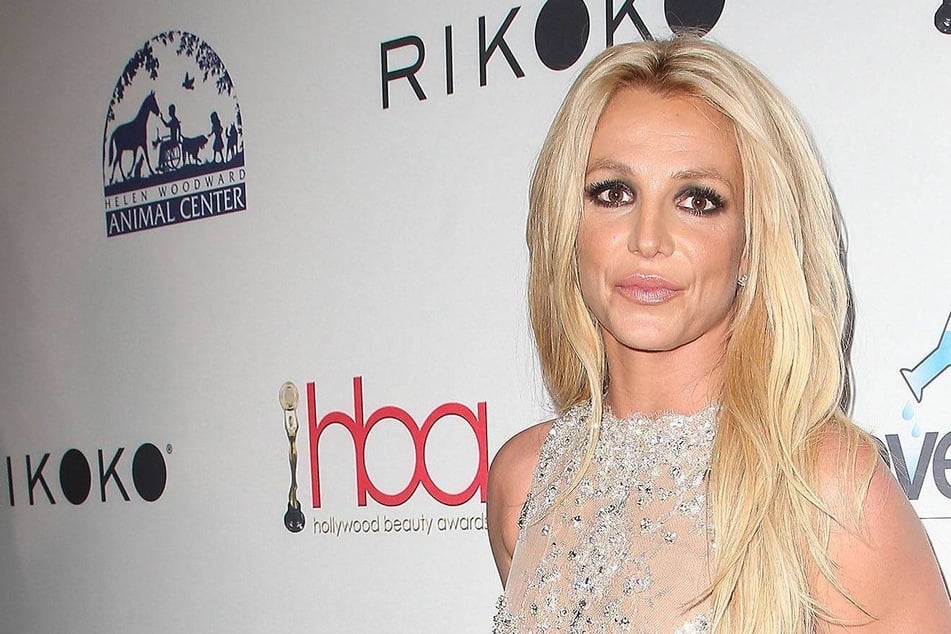 Britney Spears says she doesn't owe "so much as a dime" to the IRS in legal battle over alleged unpaid taxes!