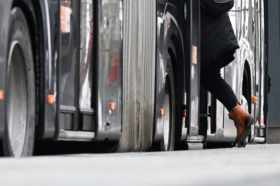 Wenn die Dieselpreise hoch bleiben, könnten private Omnibusunternehmen gezwungen sein, viele Verbindungen auf dem Land einzustellen. (Symbolfoto)