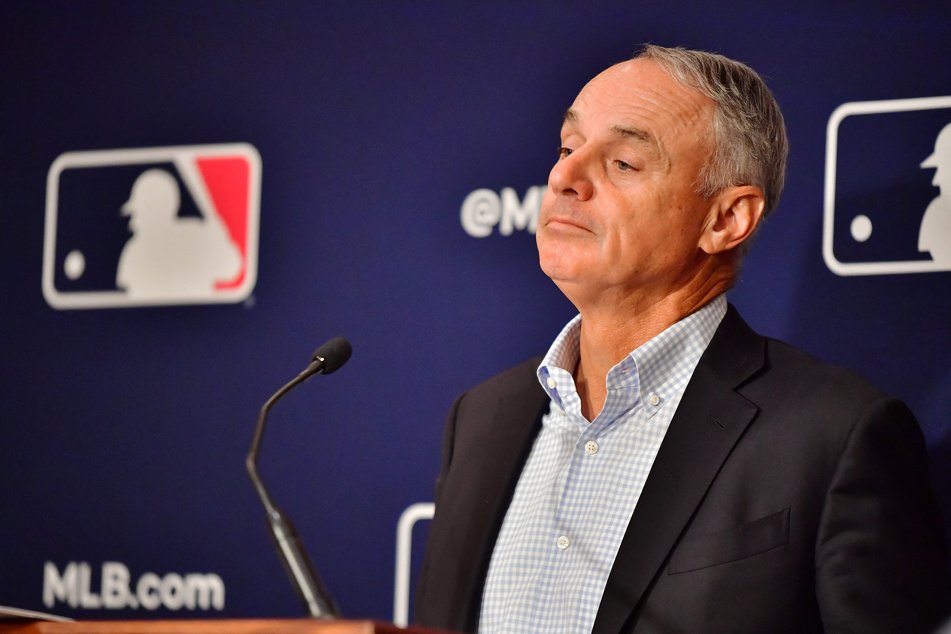 MLB commissioner Rob Manfred indicated the league's intent to voluntarily recognize the minor league players' union.