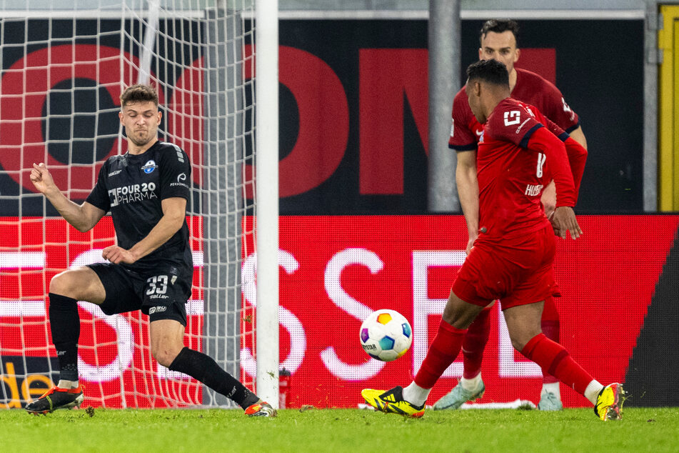 Sein bislang einziger Treffer: Hussein trifft zum 2:2 in Paderborn.