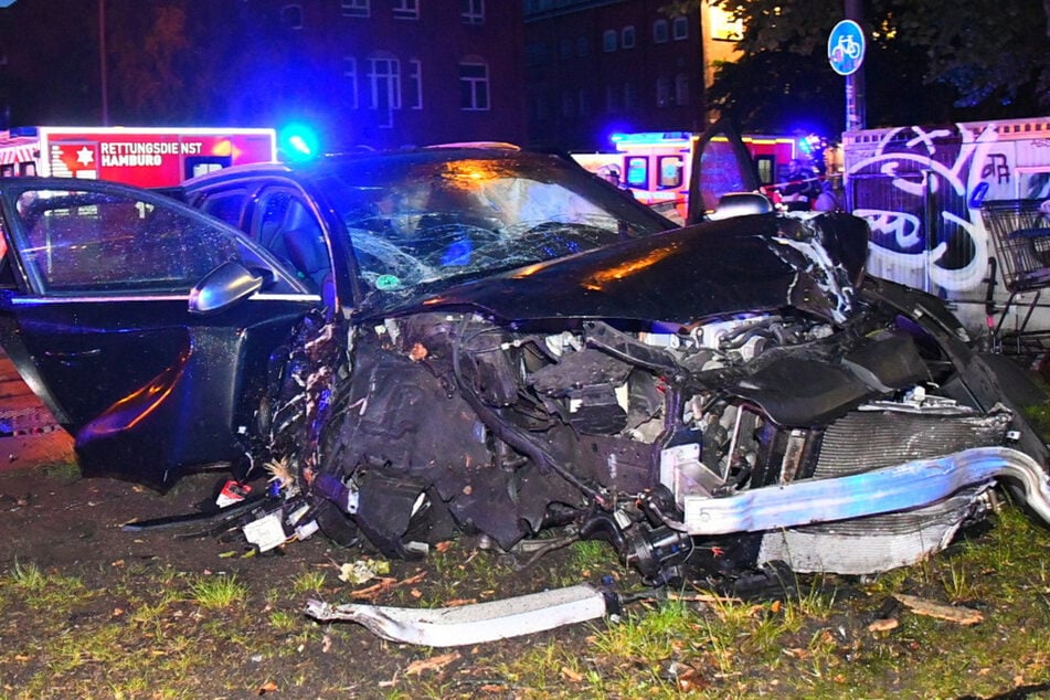 Audi-Fahrer verliert Bewusstsein: Zwei Kinder verletzt, Augenzeugen stehen unter Schock