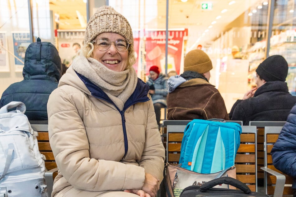 Lehrerin Gabriele Schobert (59) hofft, dass sie mit ihren Achtklässlern den Streik-Tag reibungslos übersteht.