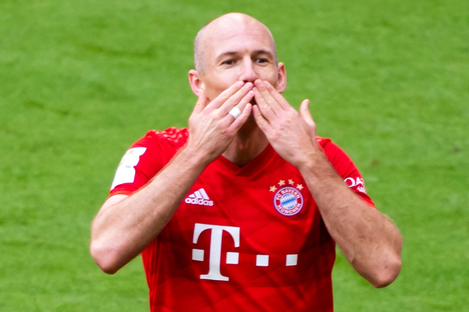 Arjen Robben kehrt nach einer einjährigen Fußballpause doch noch einmal als Profi zurück.