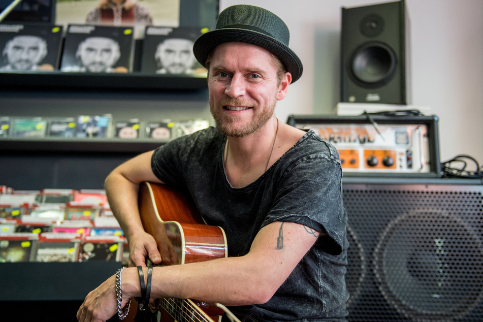 Johannes Oerding (39) will im August den Besuchern auf dem Theaterplatz einheizen.