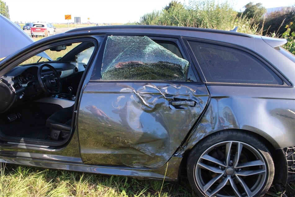 Der 31-jährige Fahrer des am Unfall beteiligten Audi wurde schwer verletzt in ein Krankenhaus gebracht.