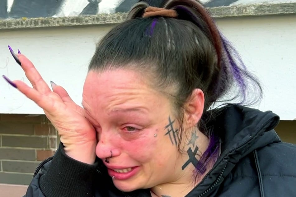 Sara (38) steht eine harte Zeit bevor.
