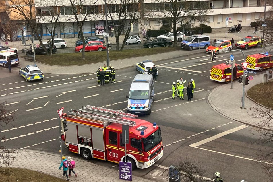 Am Dienstagmorgen hat eine qualmende U-Bahn für einen Großeinsatz in München gesorgt.