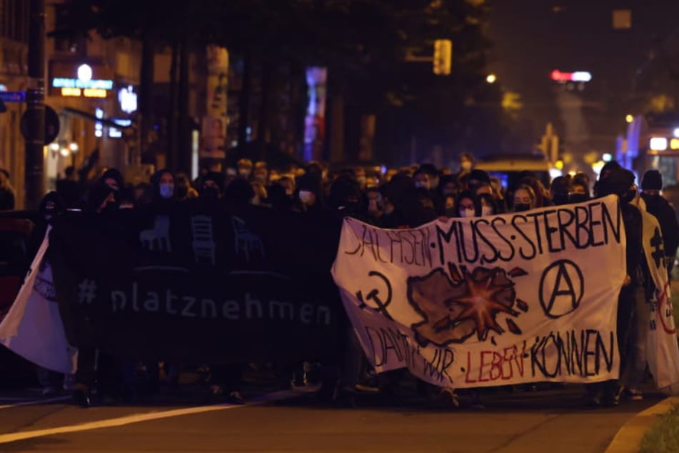 Leipzig Connewitz: "Sachsen muss sterben - damit wir leben können": Demo zieht durch Leipzig