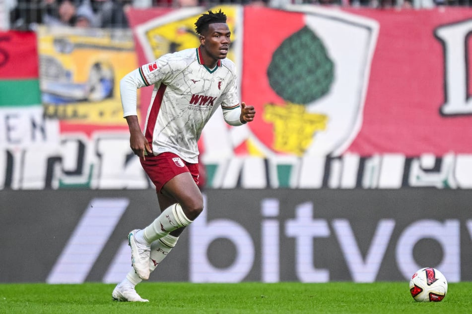 Juma Bah (20) ist gegen Union Berlin in der 2. Halbzeit nach einem groben Foulspiel vom Platz gestellt worden.