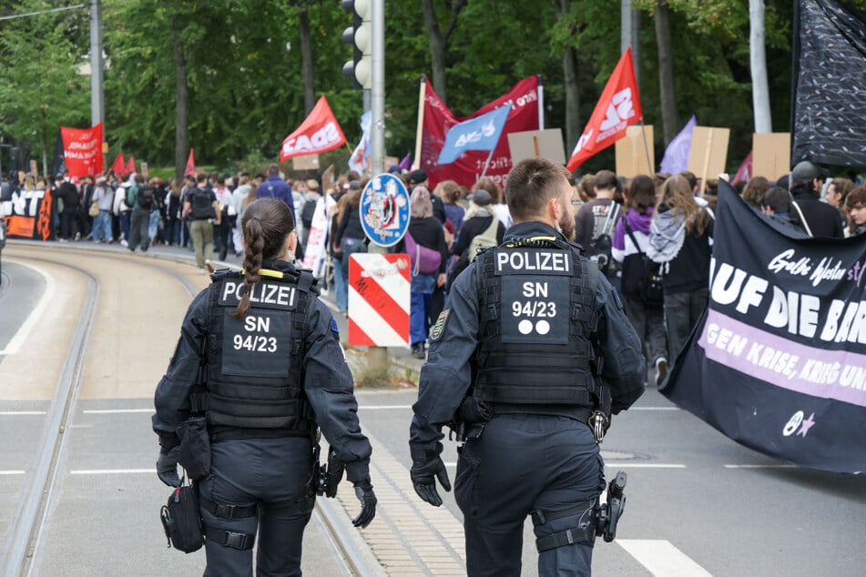 Einsatzkräfte der Polizei sicherten die Demonstration ab.