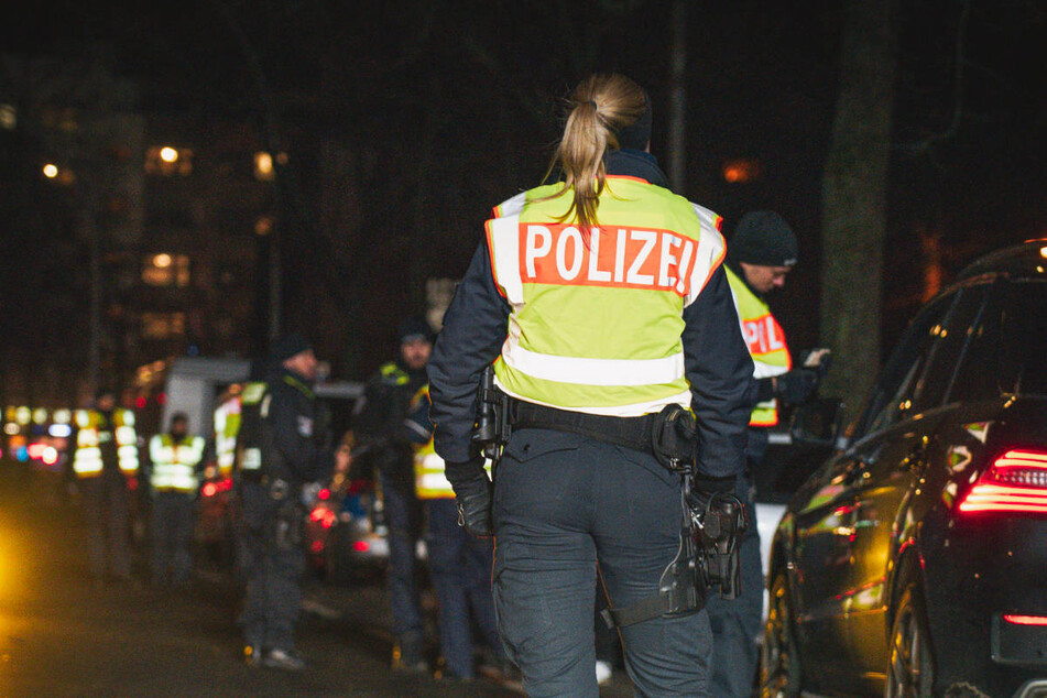 Berlin: Bei Verkehrskontrolle: Berliner Polizisten werden zu Lebensrettern