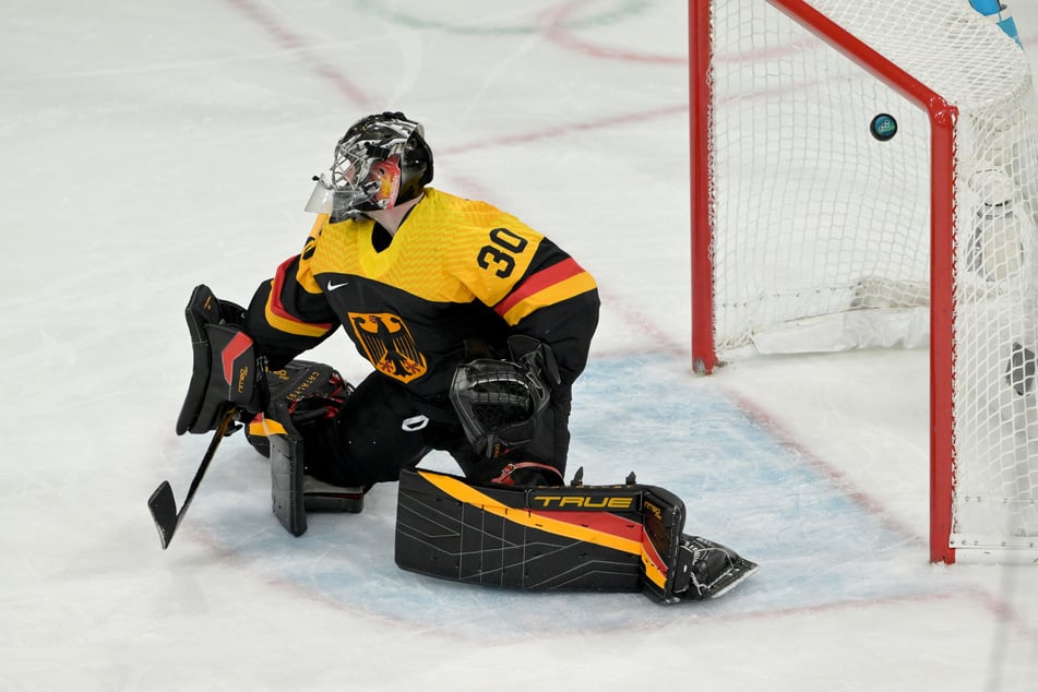 Viermal musste Goalie Philipp Grubauer den Puck vorbeilassen, Deutschland verlor 3:4 gegen Lettland.