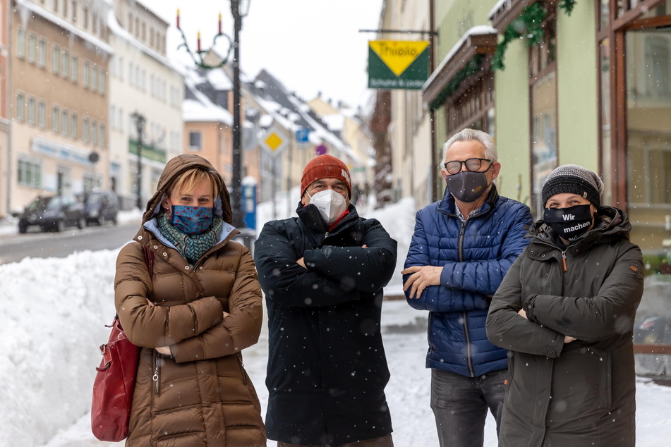 Annaberger Händler wie Andrea Sieber (v.l.), Jens Wangler (58) Jürgen (69) und Isabel Thiele (45) befürchten das Sterben ihrer Innenstadt.