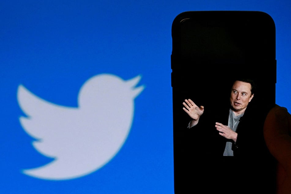 Elon Musk: Elon Musk makes bold accusations against Apple in string of tweets
