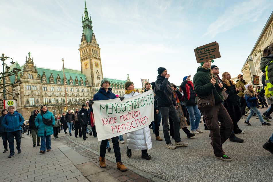 Schon im Januar gingen Demonstranten in Hamburg gegen Rechtsextremismus auf die Straße.