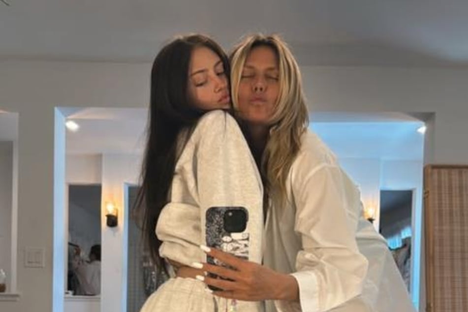 Heidi im Schmuselaune mit Tochter Leni Klum (21).
