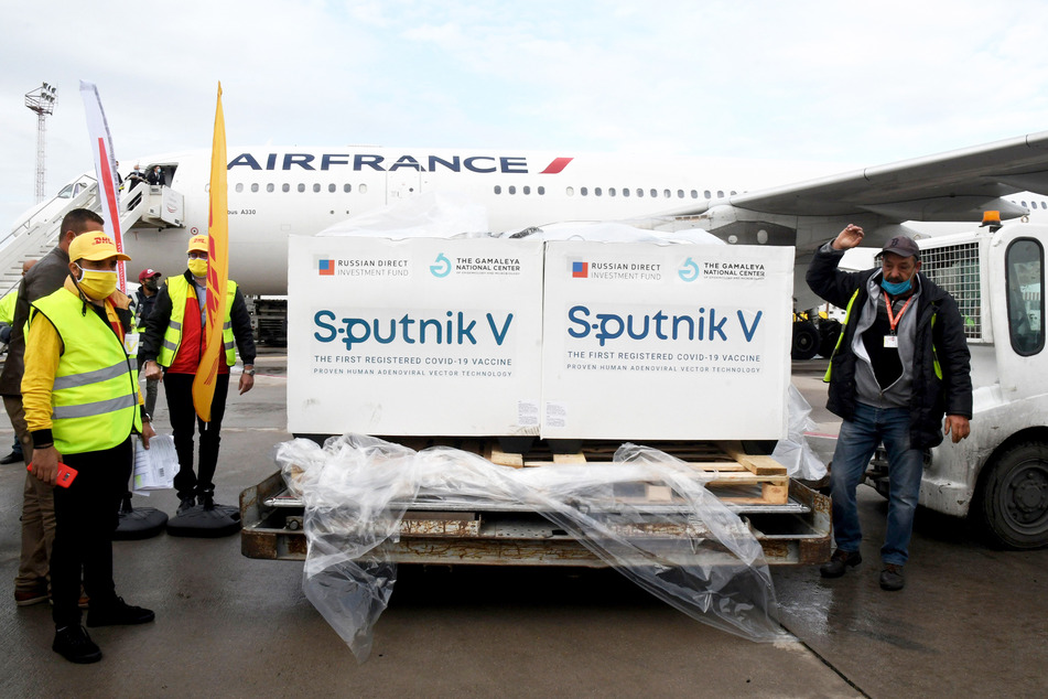 In viele Länder (im Foto Tunesien) wird Sputnik V bereits geliefert. Auch in Deutschland werden immer mehr Rufe nach dem russischen Impfstoff laut.