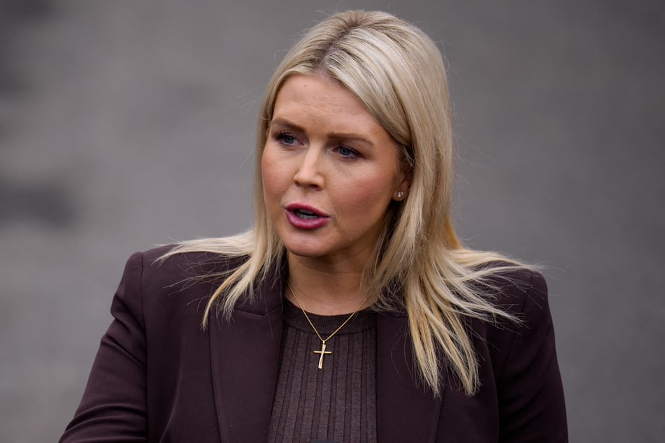 White House Press Secretary Karoline Leavitt brushed off a new report alleging that Russia has aided Iran in targeting US forces in the Middle East.