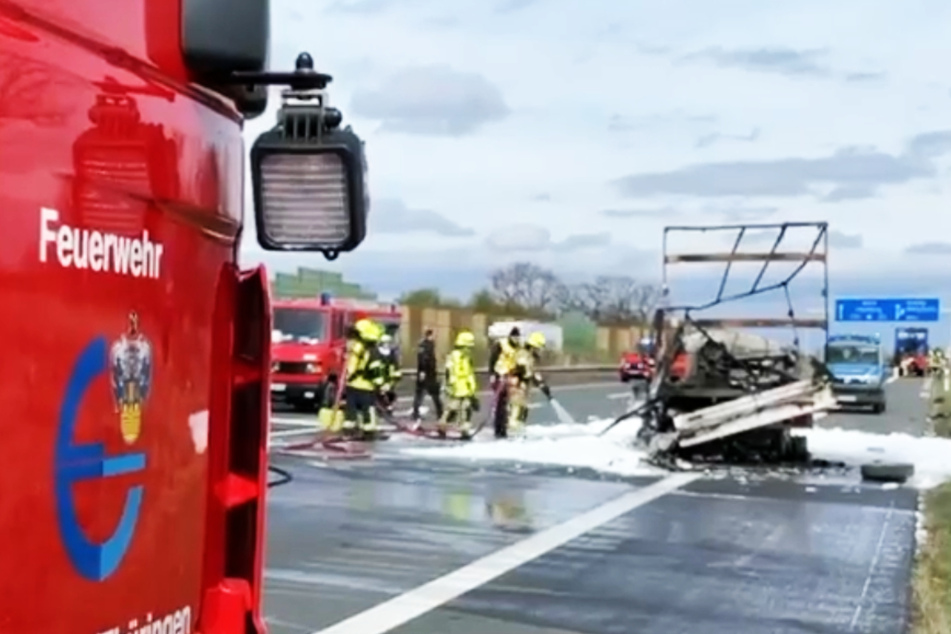 Unfall A9: Schwerer Unfall fordert mindestens ein Todesopfer: A9 Richtung Berlin voll gesperrt!