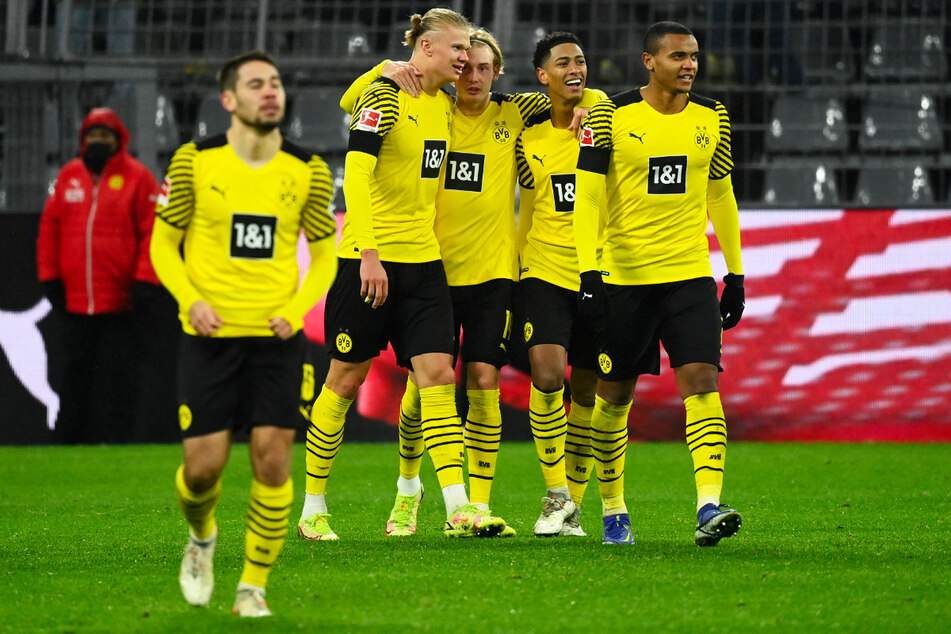 Manuel Akanji (27, r.) hat für Borussia Dortmund seit Januar 2018 158 Einsätze absolviert (vier Tore, zwei Vorlagen).