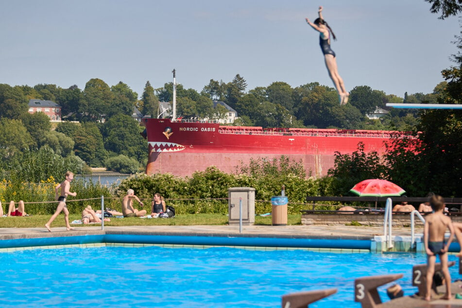 Für Dienstag rechnen die Meteorologen mit perfektem Freibad-Wetter.