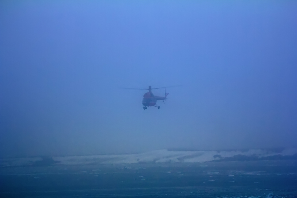 Die Anwesenheit eines Helikopters war während des kompletten Aufstiegs garantiert. (Symbolbild)