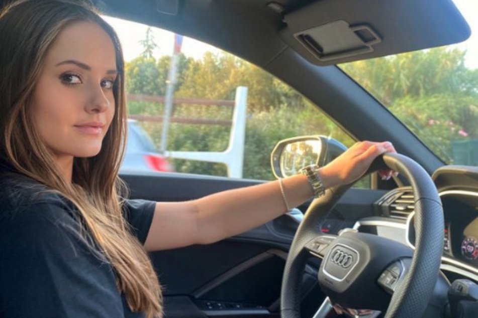 Davina Geiss (18) zeigt stolz "ihr Baby": Den Audi darf sie seit ihrer Volljährigkeit fahren.