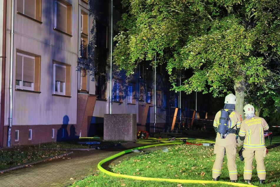 Die Feuerwehr konnte verhindern, dass die Flammen auf weitere Wohnungen übergingen.