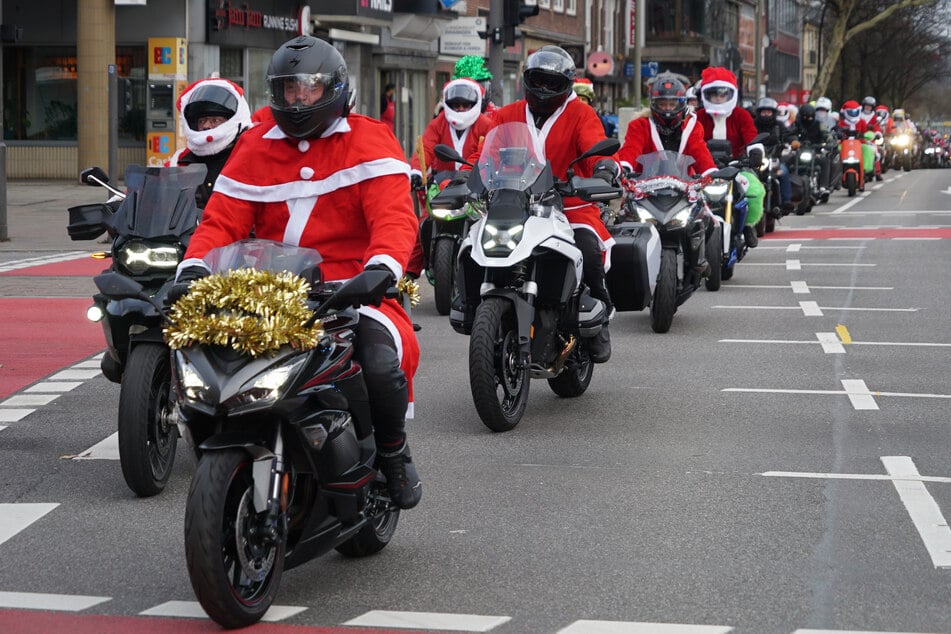 Hamburg: Warum Weihnachtsmänner auf Motorrädern durch Hamburg fahren