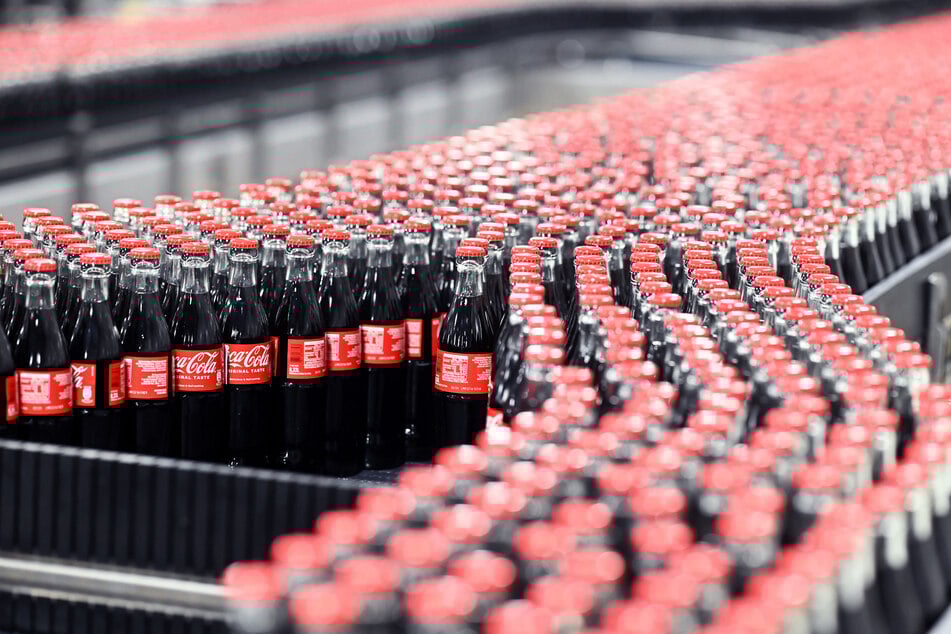 Coca-Cola startet Rückrufaktion: Verunreinigungen entdeckt – Deutschland bleibt verschont!