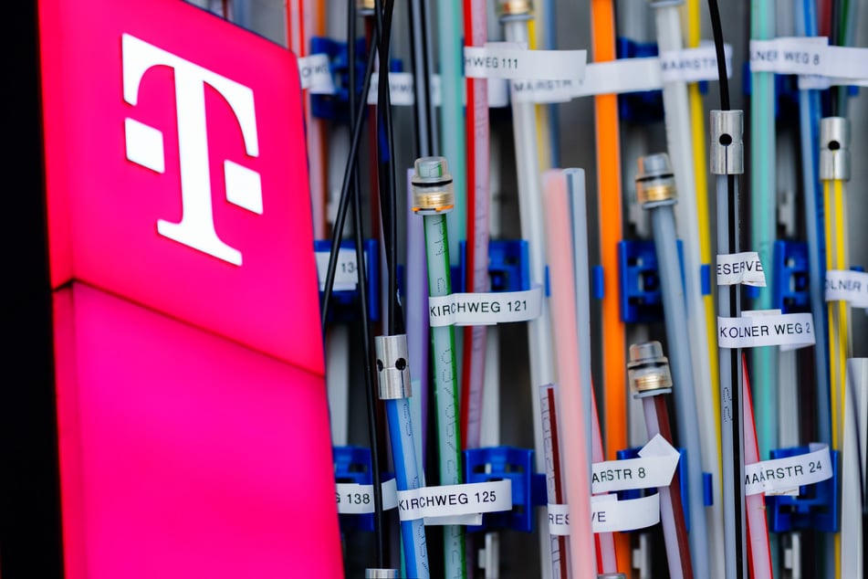 Die Telekom gibt Gas beim Ausbau des Glasfasernetzes in Dresden. (Symbolbilder)