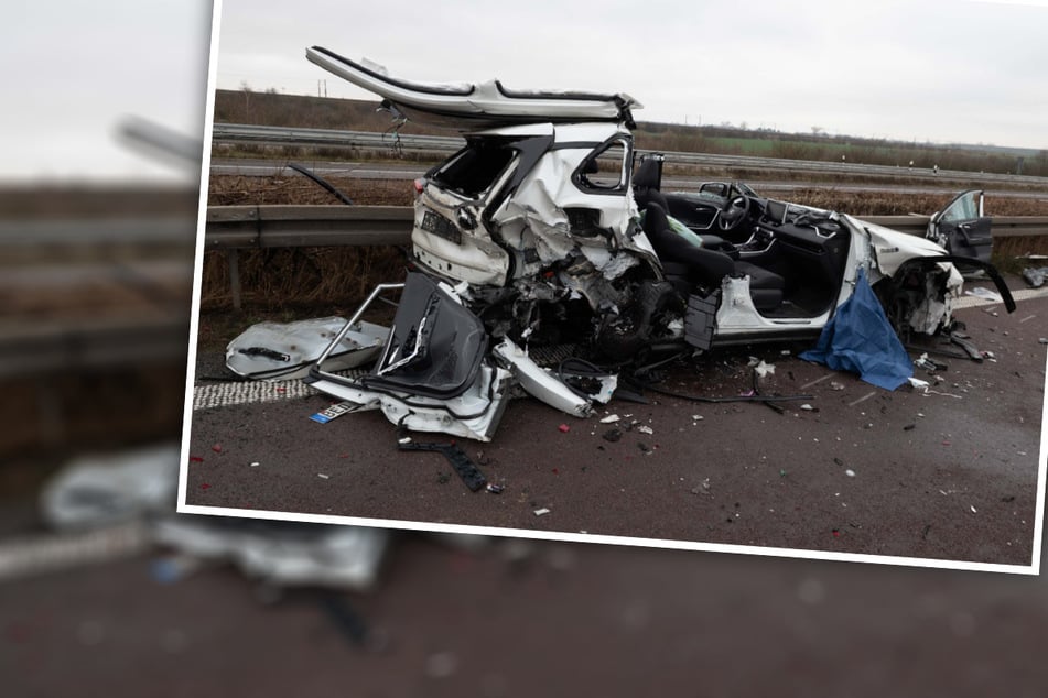 Unfall A14: Auto fast vollständig zerstört: Zwei Schwerverletzte bei Unfall auf der A14